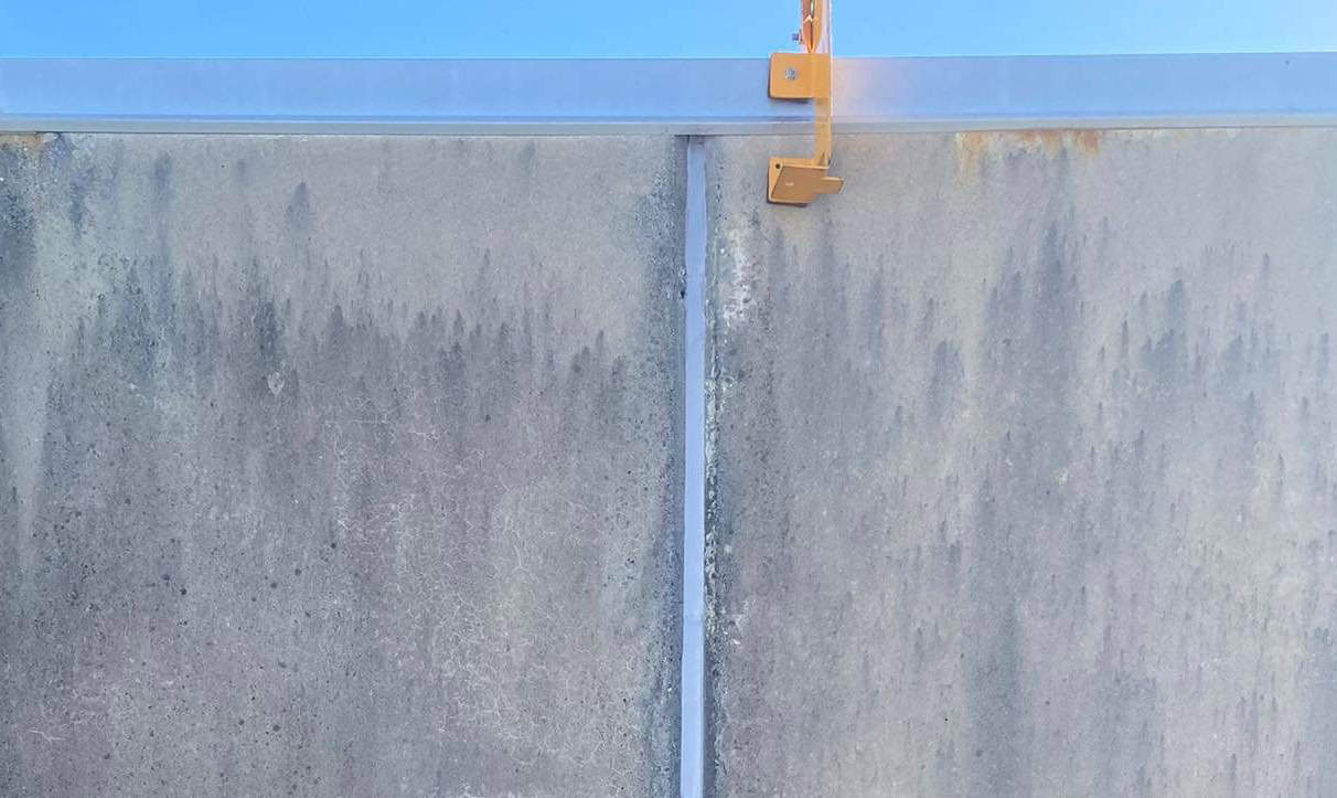 Joint Seal between concrete tilt slabs